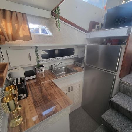 Beautiful And Comfy Boat In Barcelona With Boat Tour Option Hotell Eksteriør bilde