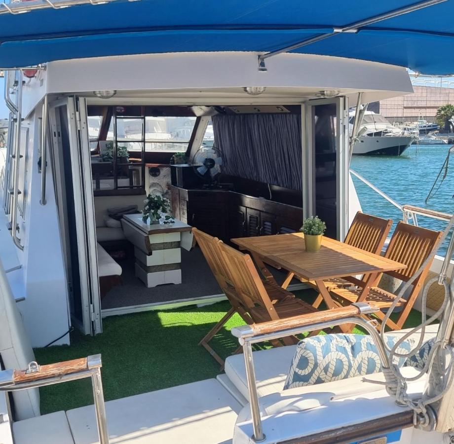 Beautiful And Comfy Boat In Barcelona With Boat Tour Option Hotell Eksteriør bilde