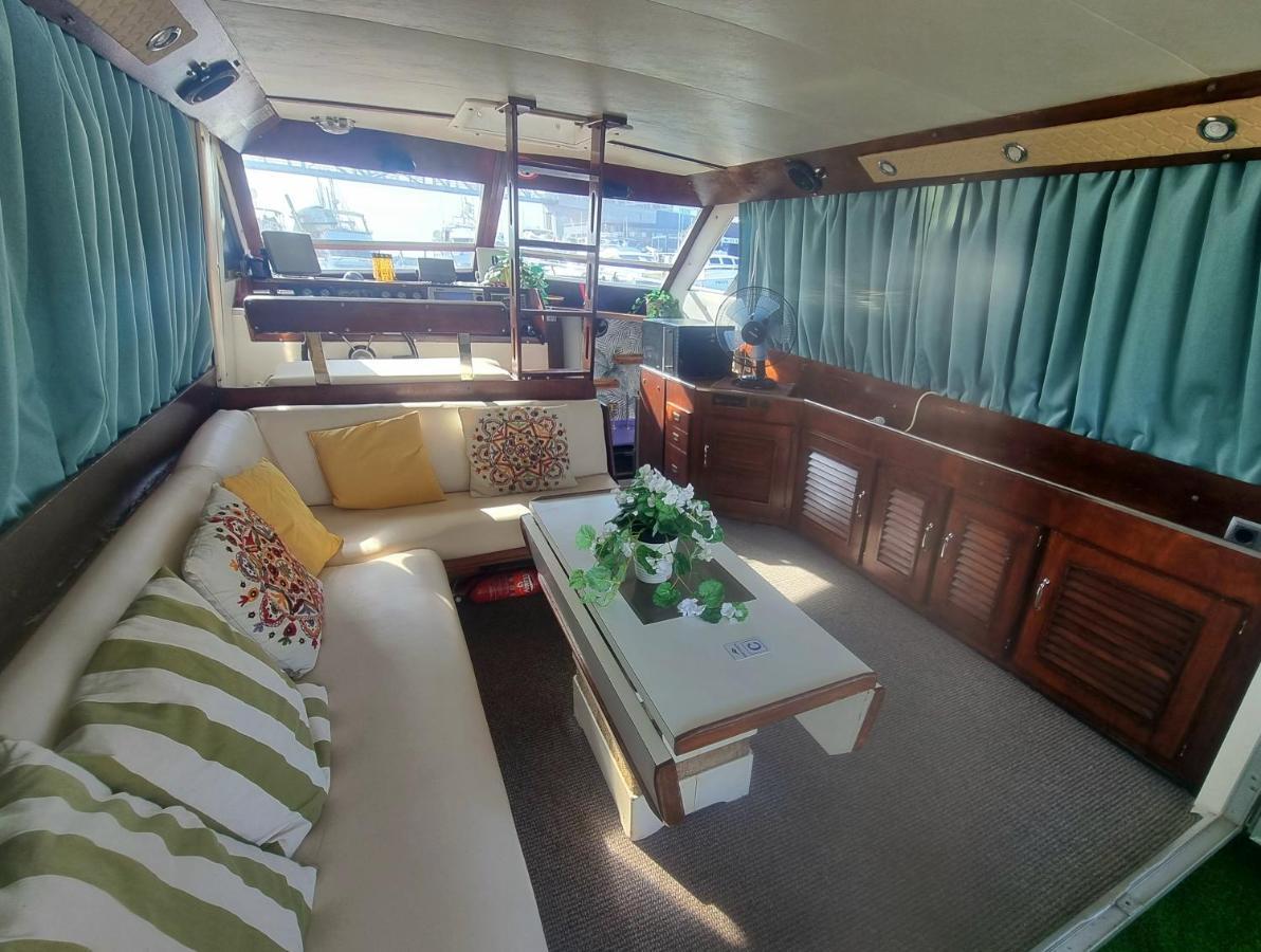 Beautiful And Comfy Boat In Barcelona With Boat Tour Option Hotell Eksteriør bilde