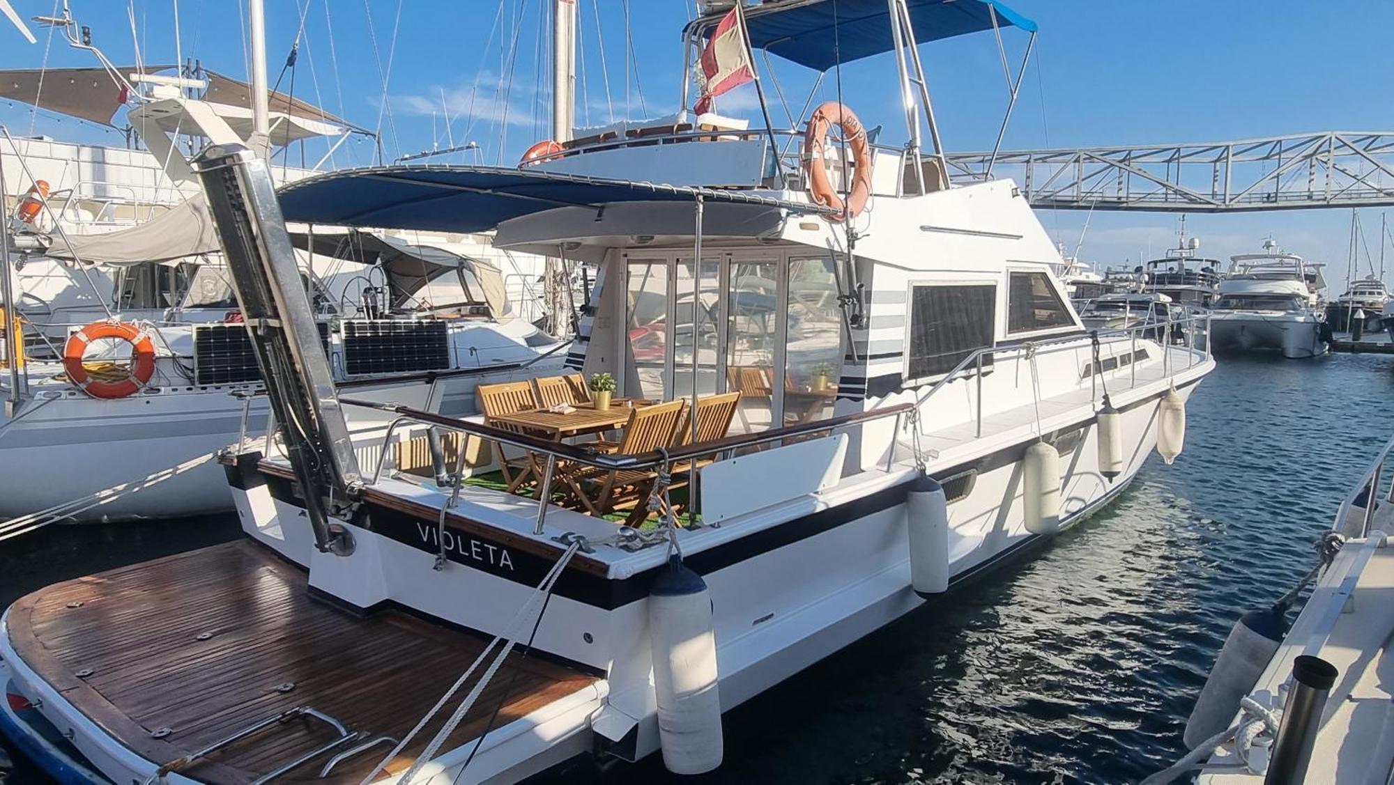 Beautiful And Comfy Boat In Barcelona With Boat Tour Option Hotell Eksteriør bilde