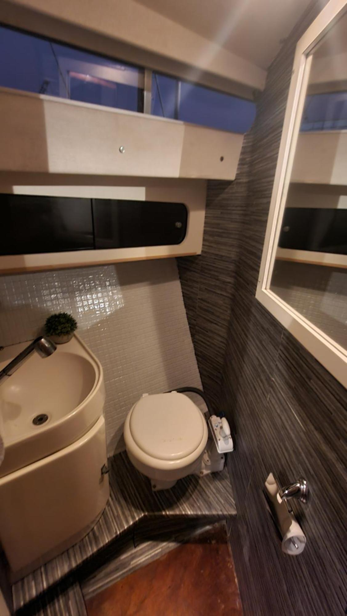 Beautiful And Comfy Boat In Barcelona With Boat Tour Option Hotell Eksteriør bilde