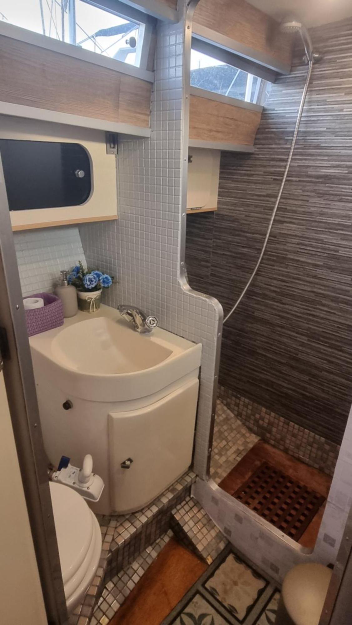 Beautiful And Comfy Boat In Barcelona With Boat Tour Option Hotell Eksteriør bilde