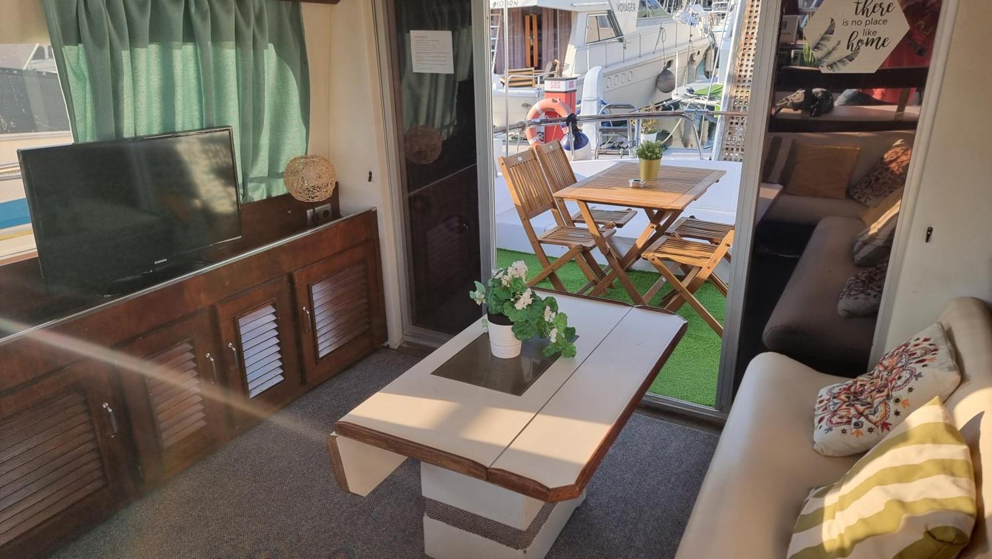Beautiful And Comfy Boat In Barcelona With Boat Tour Option Hotell Eksteriør bilde