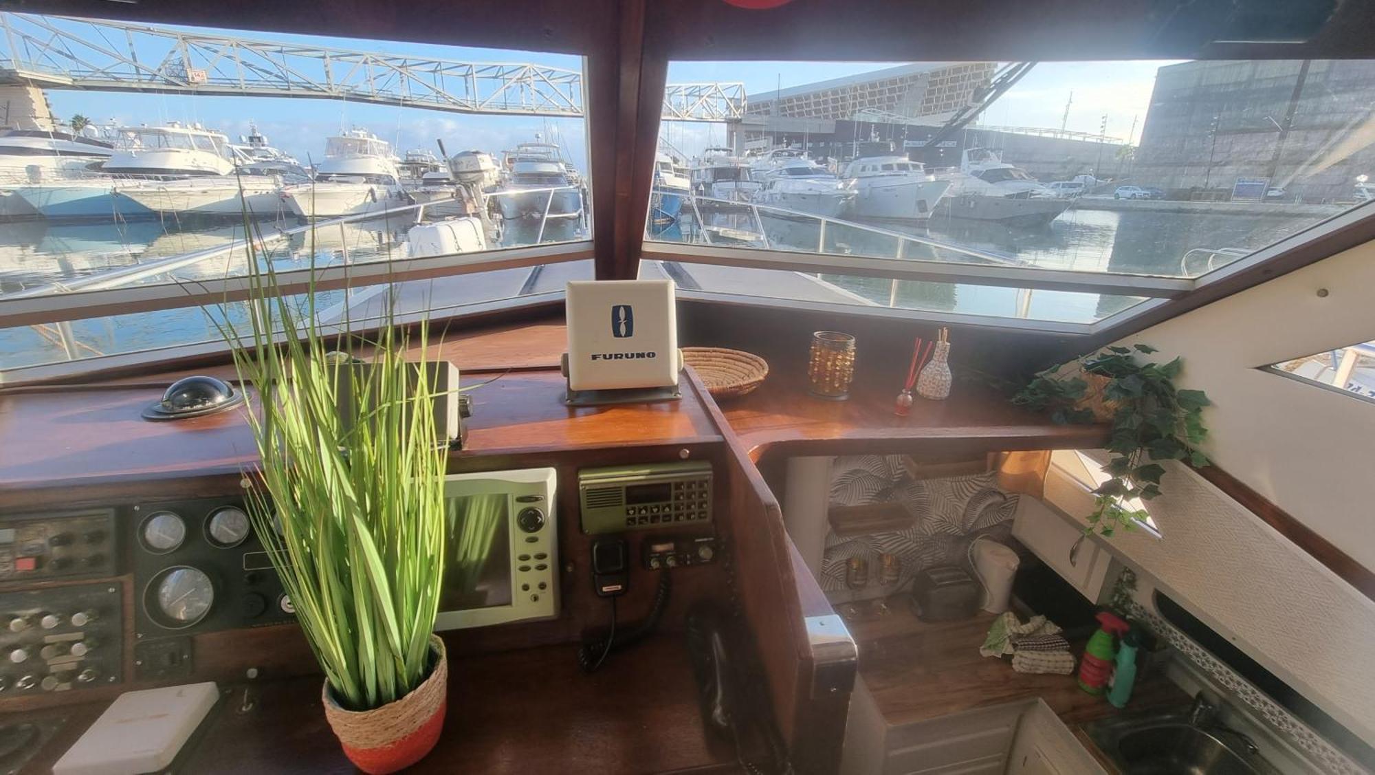 Beautiful And Comfy Boat In Barcelona With Boat Tour Option Hotell Eksteriør bilde