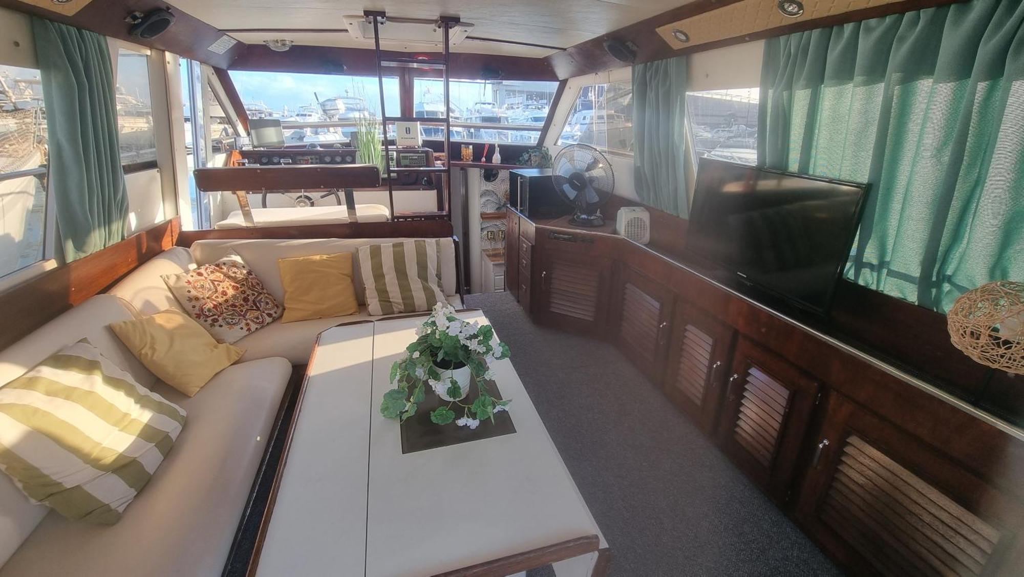 Beautiful And Comfy Boat In Barcelona With Boat Tour Option Hotell Eksteriør bilde