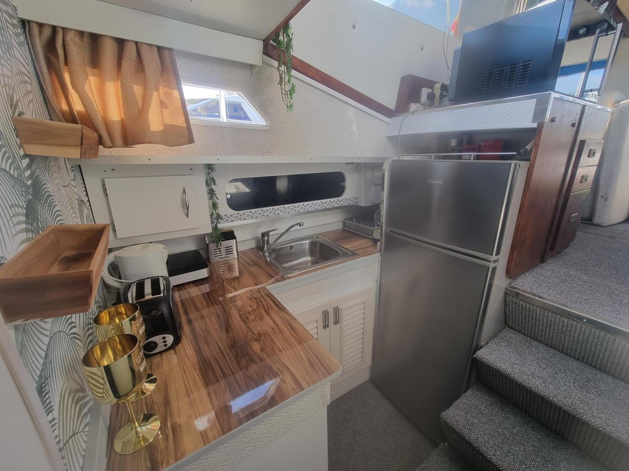 Beautiful And Comfy Boat In Barcelona With Boat Tour Option Hotell Eksteriør bilde