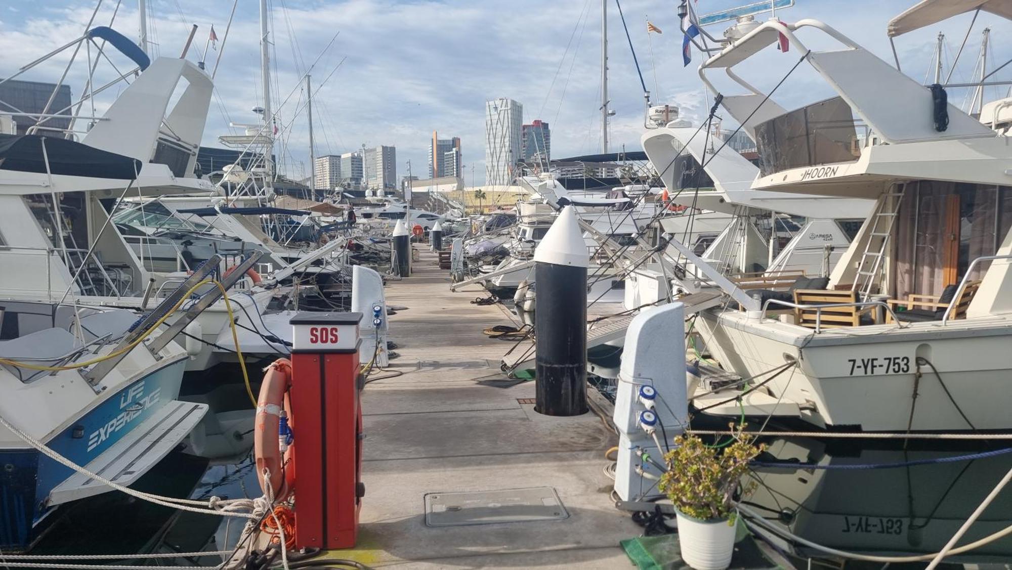 Beautiful And Comfy Boat In Barcelona With Boat Tour Option Hotell Eksteriør bilde